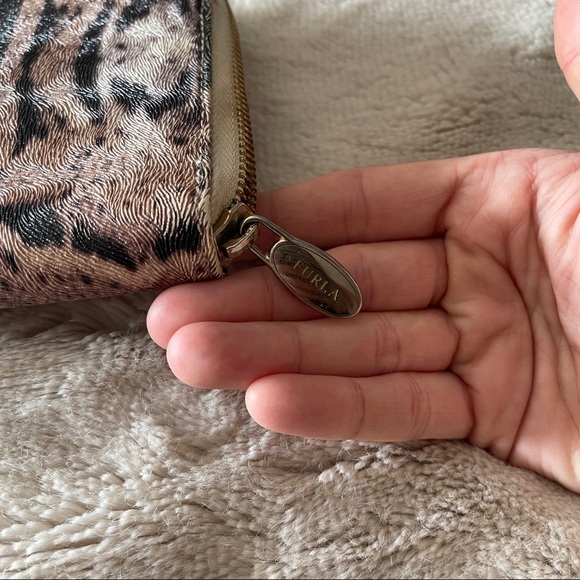 Furla leopard print large wallet - Picture 7 of 8